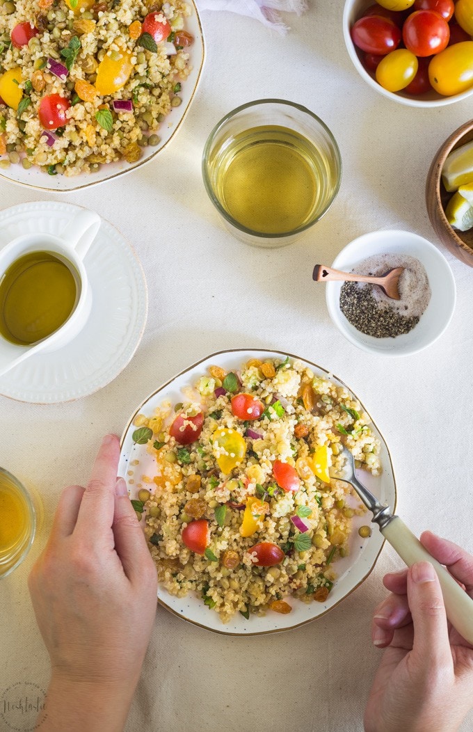 Lentil Quinoa Salad with Golden Raisins and Lemon Dressing that's packed with fresh flavors, it's gluten free, healthy and has 8g of protein per serving, 212 calories and 6 WeightWatchers Smart Points per serving.