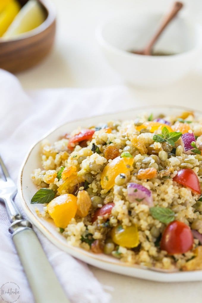 Lentil Quinoa Salad with Golden Raisins and Lemon Dressing that's packed with fresh flavors, it's gluten free, healthy and has 8g of protein per serving, 212 calories and 6 WeightWatchers Smart Points per serving.