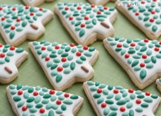 Royal Icing for Cookies with Step By Step Guide + Tips