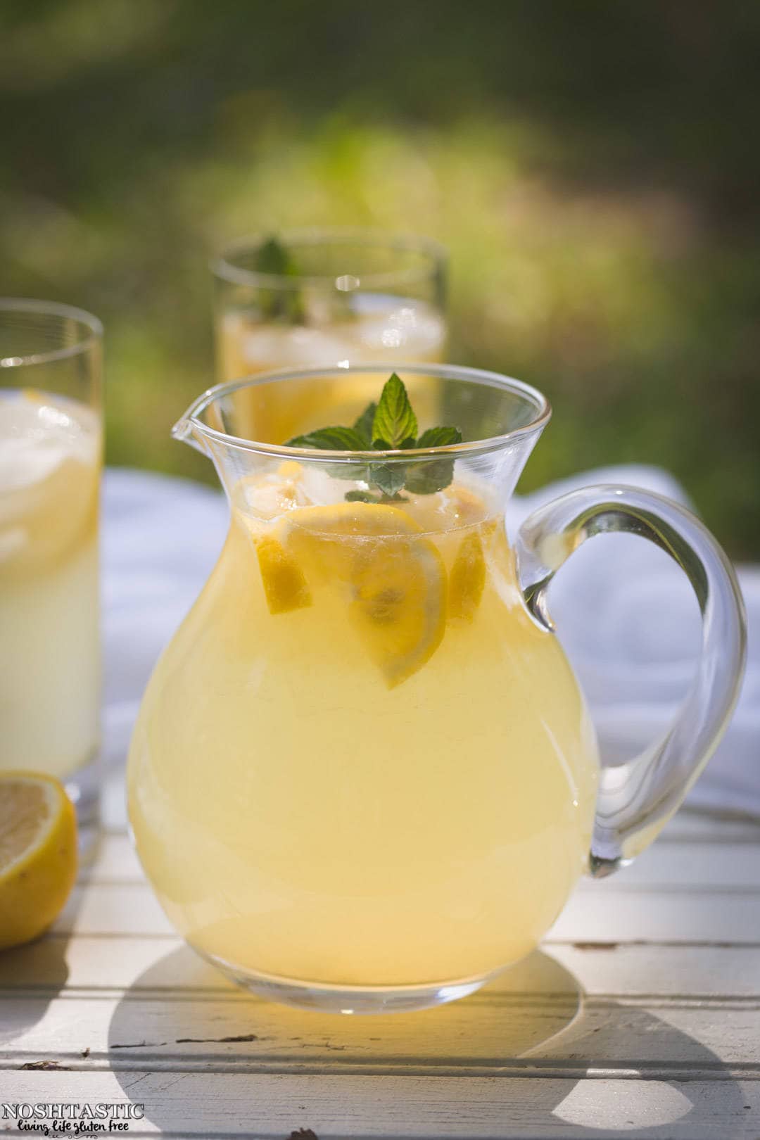 This fresh squeezed Lemonade recipe will blow your mind, you'll never go back to store bought! noshtastic.com