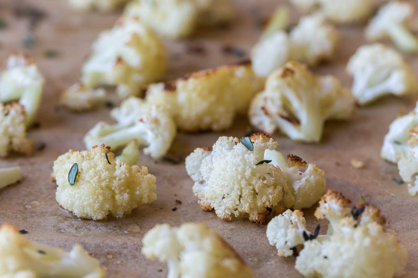 Paleo Roasted Cauliflower with Lemon, Garlic and Thyme (1 of 1)-3