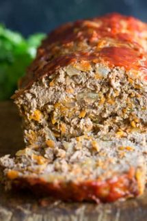 Easy Paleo Meatloaf Recipe your family will go crazy for, my kids LOVE it! It's packed with vegetables and so healthy! Whole30 compliant too. #paleo #whole30 #glutenfree #paleomeatloaf #whole30meatloaf #glutenfreemeatloaf #healthyrecipe #cleaneating #celiac