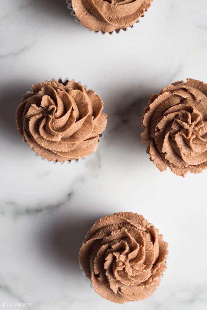 gluten free chocolate cupcakes with frosting 
