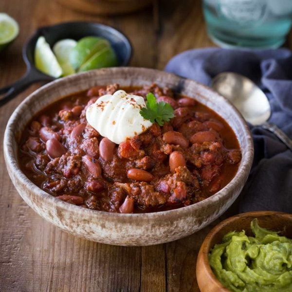 BEST Instant Pot Chili!! My recipe has been tested & tweaked to create a delicious pressure cooker ground beef chili recipe you'll LOVE! It's gluten free. Pressure cooker recipe for ground beef chili, Texas style Chili con carne