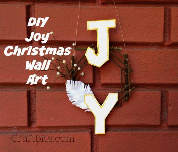 20 Easy and Cheap Dollar Store Christmas Decorations you can make at home!! #dollarstore #dollarstorecrafts #christmasdecor #christmascrafts #christmasdecorations #budget #cheap #dollargeneral #dollartree