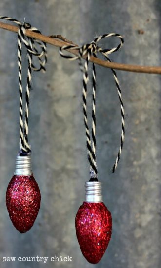 20 Easy and Cheap Dollar Store Christmas Decorations you can make at home!! #dollarstore #dollarstorecrafts #christmasdecor #christmascrafts #christmasdecorations #budget #cheap #dollargeneral #dollartree