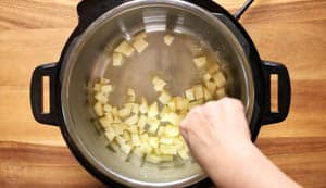 Apples in butter in an instant pot pressure cooker (1 of 1)