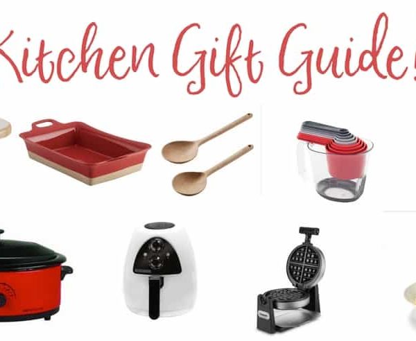 Essential kitchen gift guide for all kitchen gadget lovers! #christmastgiftguide #kitchengifts #kitchengiftideas #giftguideforher #giftguide