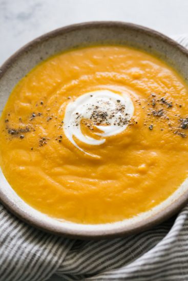 Paleo Carrot Soup with Coriander and Garlic!