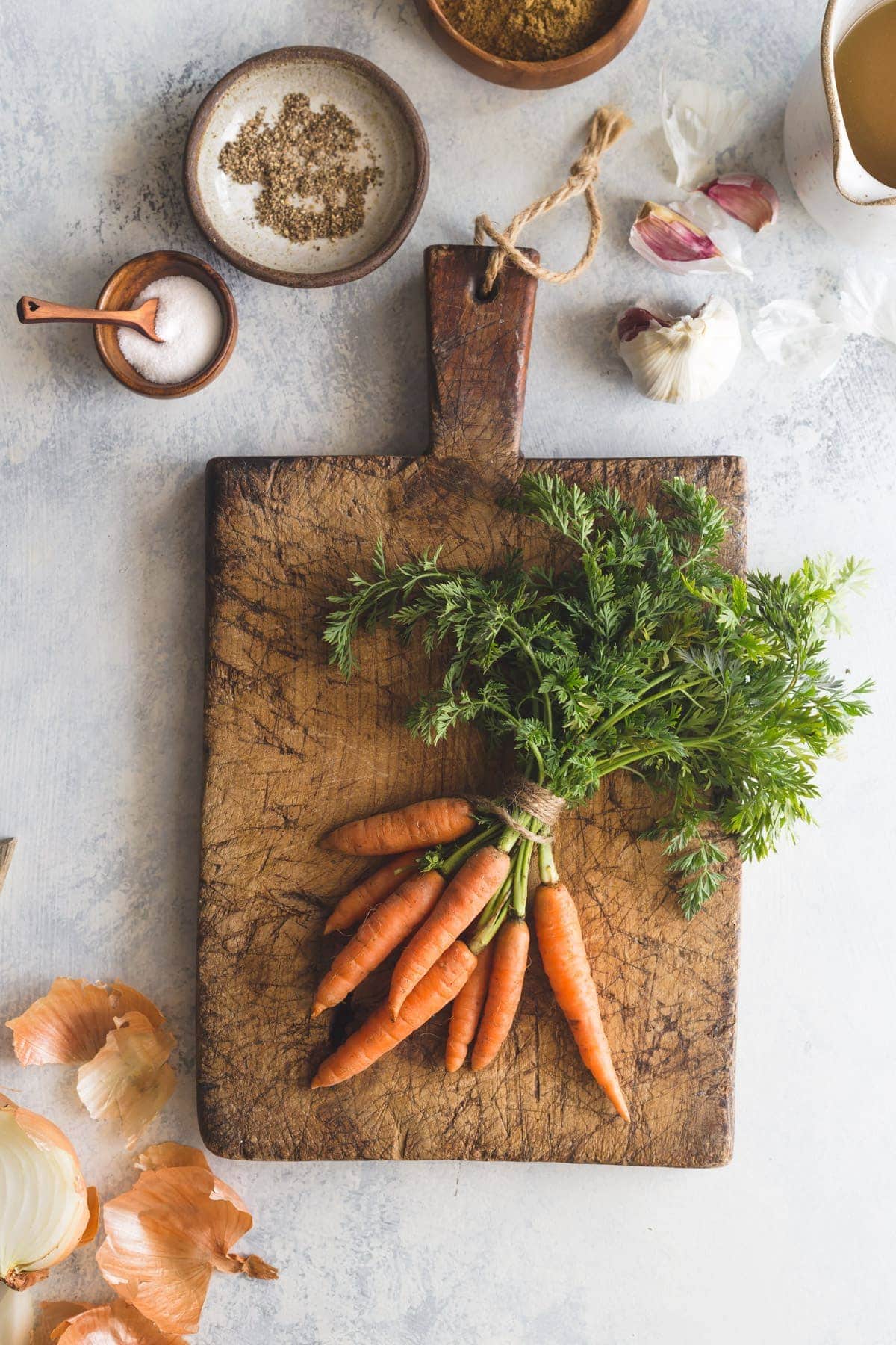 Carrot and coriander soup recipe | www.noshtastic.com | #carrotsoup #carrotandcoriandersoup #britishfood #britishrecipes #glutenfree #noshtastic #glutenfreerecipe #paleosoup #whole30soup #paleo #whole30