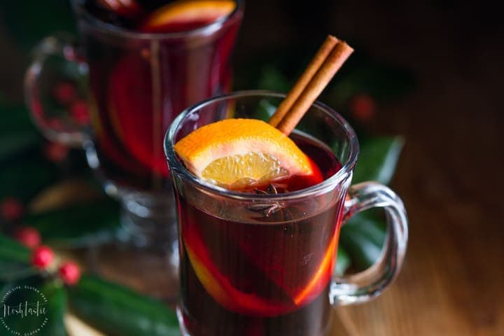 It's very easy to make mulled wine on the stove or in your crockpot or slow cooker! #Glühwein #mulledwine #noshtastic