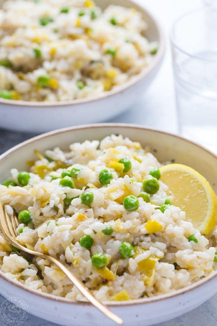 Pressure Cooker Risotto with leeks, peas, tarragon, an easy gluten free pressure cooker recipe for ristto that's perfect for any electric pressure cooker or Instant Pot | www.noshtastic.com | #instantpot #instapot #pressurecookerrisotto #electricpressurecooker #glutenfreepressurecooker #glutenfreeinstantpot #glutenfree #instantpotrisotto
