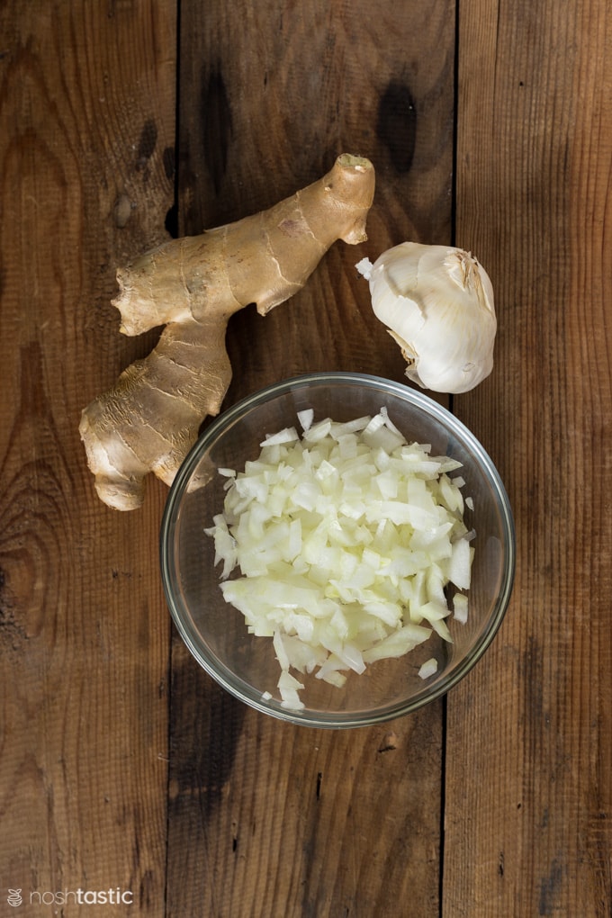 garlic and ginger on a board (1 of 1)